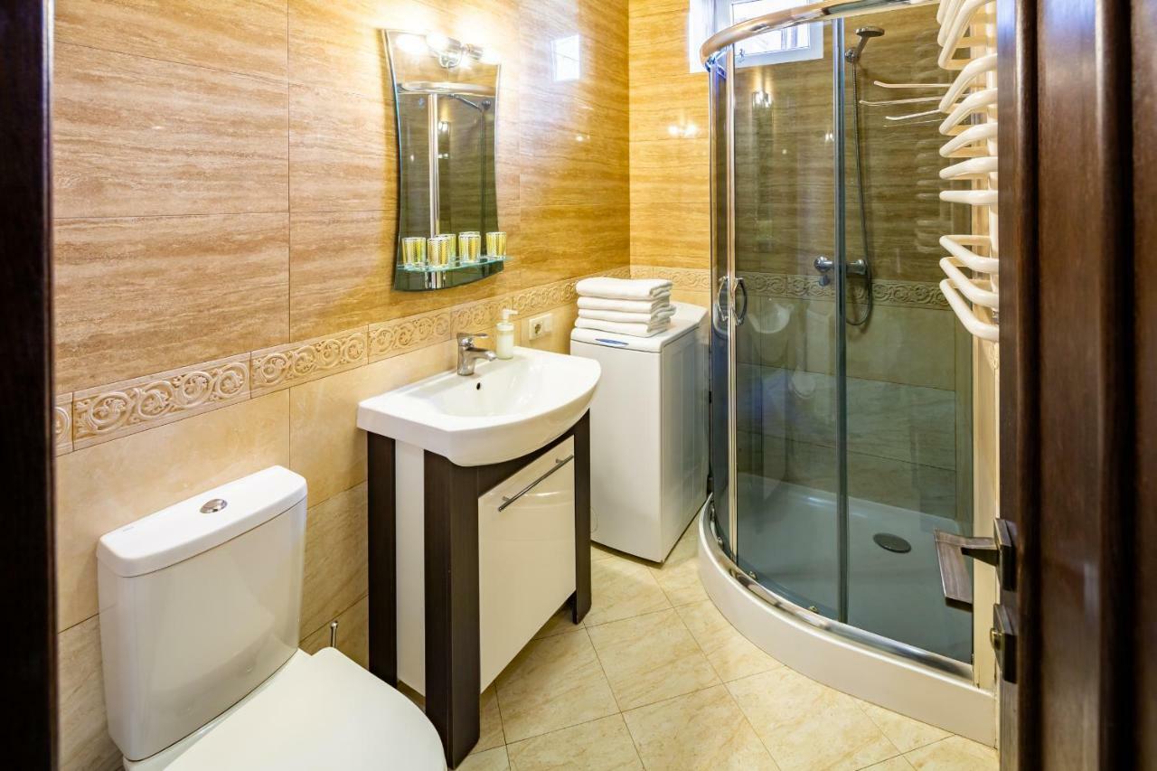 Alfa Apartments Kniazia Romana 11 Lviv Exteriör bild