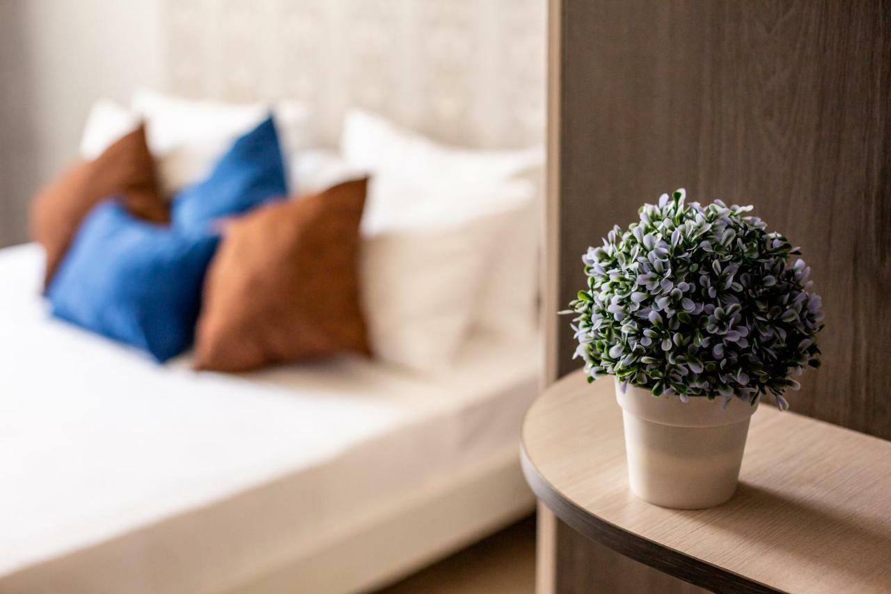 Alfa Apartments Kniazia Romana 11 Lviv Exteriör bild