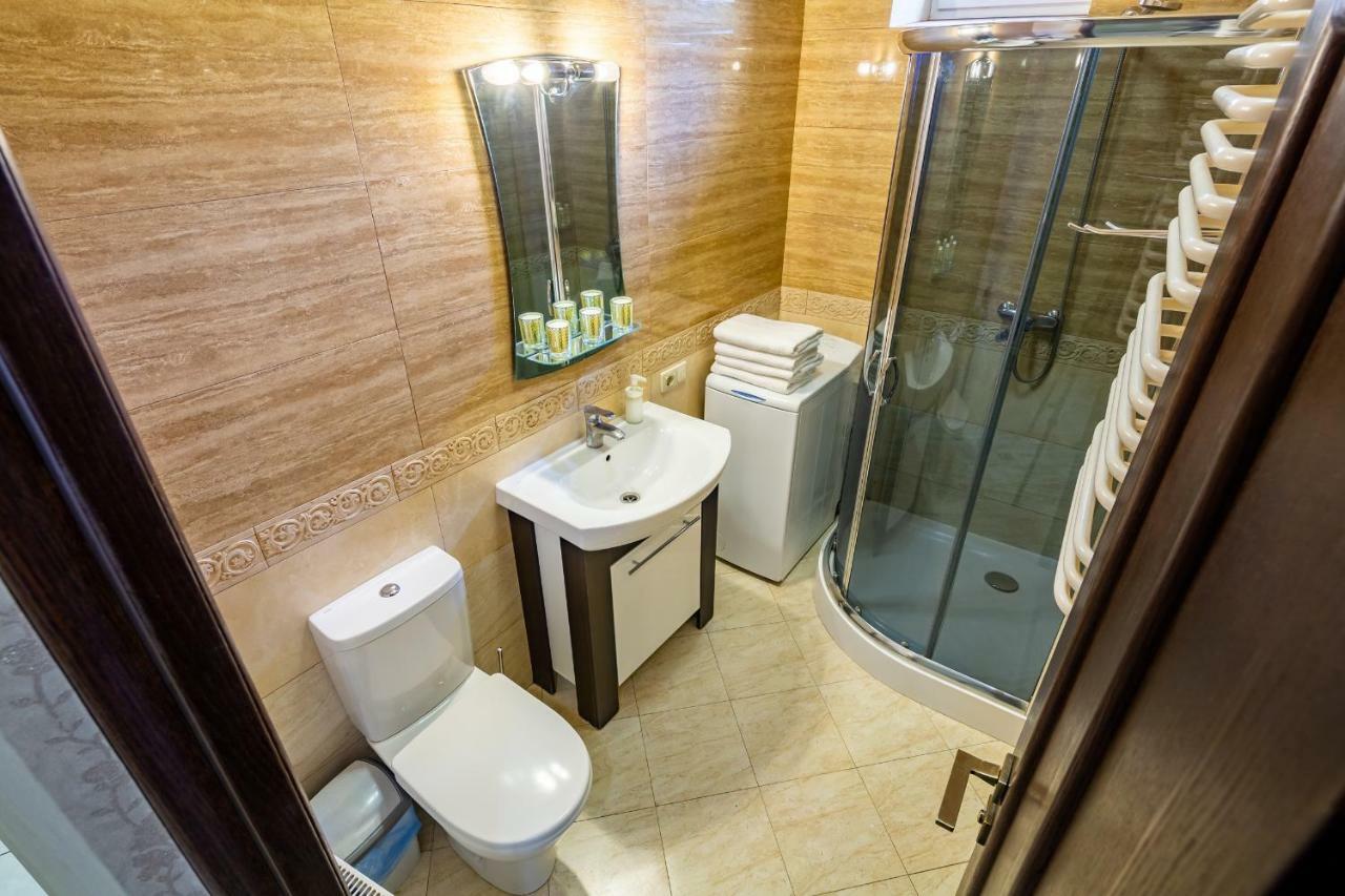 Alfa Apartments Kniazia Romana 11 Lviv Exteriör bild