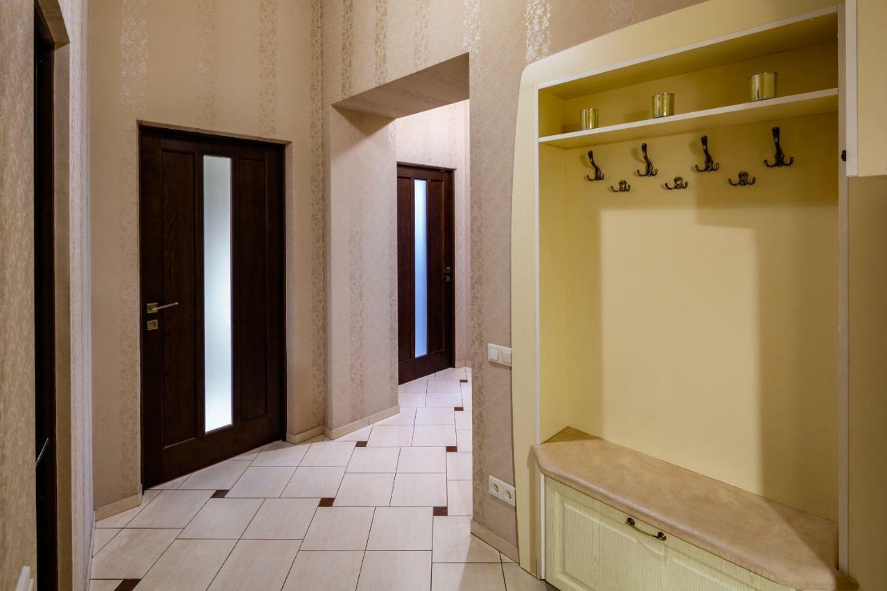 Alfa Apartments Kniazia Romana 11 Lviv Exteriör bild