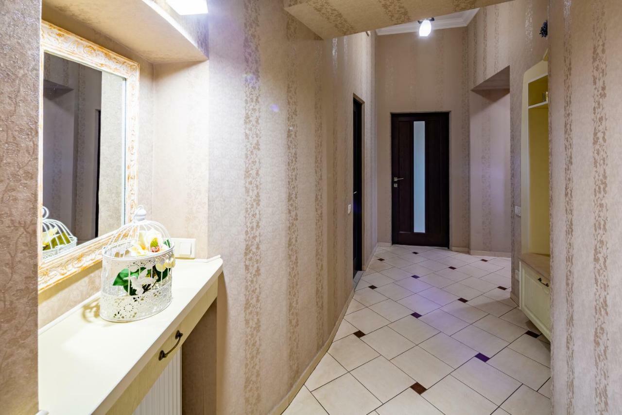 Alfa Apartments Kniazia Romana 11 Lviv Exteriör bild