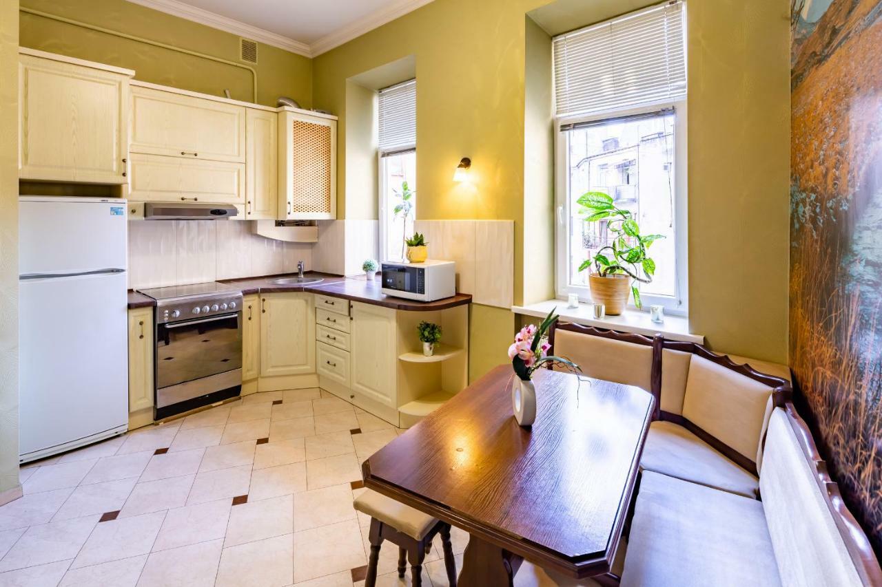 Alfa Apartments Kniazia Romana 11 Lviv Exteriör bild